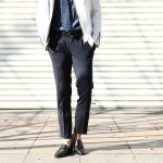 VIGANO (ヴィガーノ) WASHABLE SLACKS (ウォッシャブル スラックス) ウォッシャブル トロピカルウール テーパード 2プリーツ パンツ NAVY (ネイビー・880) 2018 春夏新作のイメージ