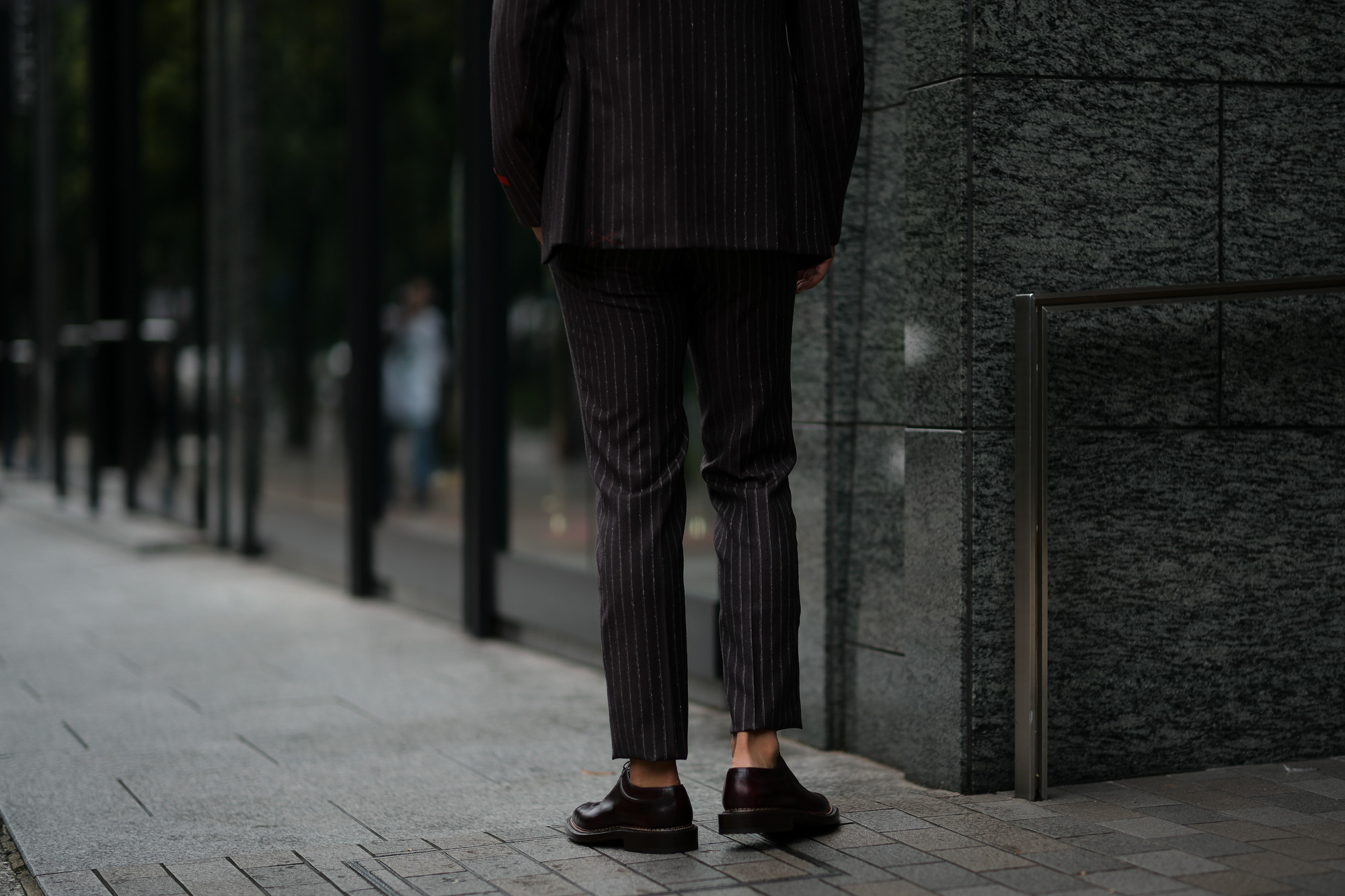 ISAIA (イザイア) GREGORY (グレゴリー) 130’S ARCHIVE 1957 Chalk stripe チョークストライプ 段返り3B スーツ DARK BROWN (ダークブラウン・460) Made in italy (イタリア製) 2018 秋冬新作 isaia 愛知 名古屋 altoediritto アルトエデリット