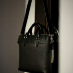 J&M DAVIDSON(ジェイアンドエムデヴィッドソン) WORK TOTE (ワークトート) カーフレザー ブリーフケース BLACK (ブラック・999) Made in spain (スペイン製) 2019 秋冬新作のイメージ