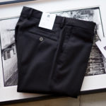 PT TORINO (ピーティートリノ) TRAVELLER (トラベラー) SUPER SLIM FIT (スーパースリムフィット) TECHNO WASHABLE WOOL ストレッチ テクノ ウォッシャブル フラノ ウール スラックス BLACK (ブラック・0990) 2022秋冬 【ご予約開始】のイメージ