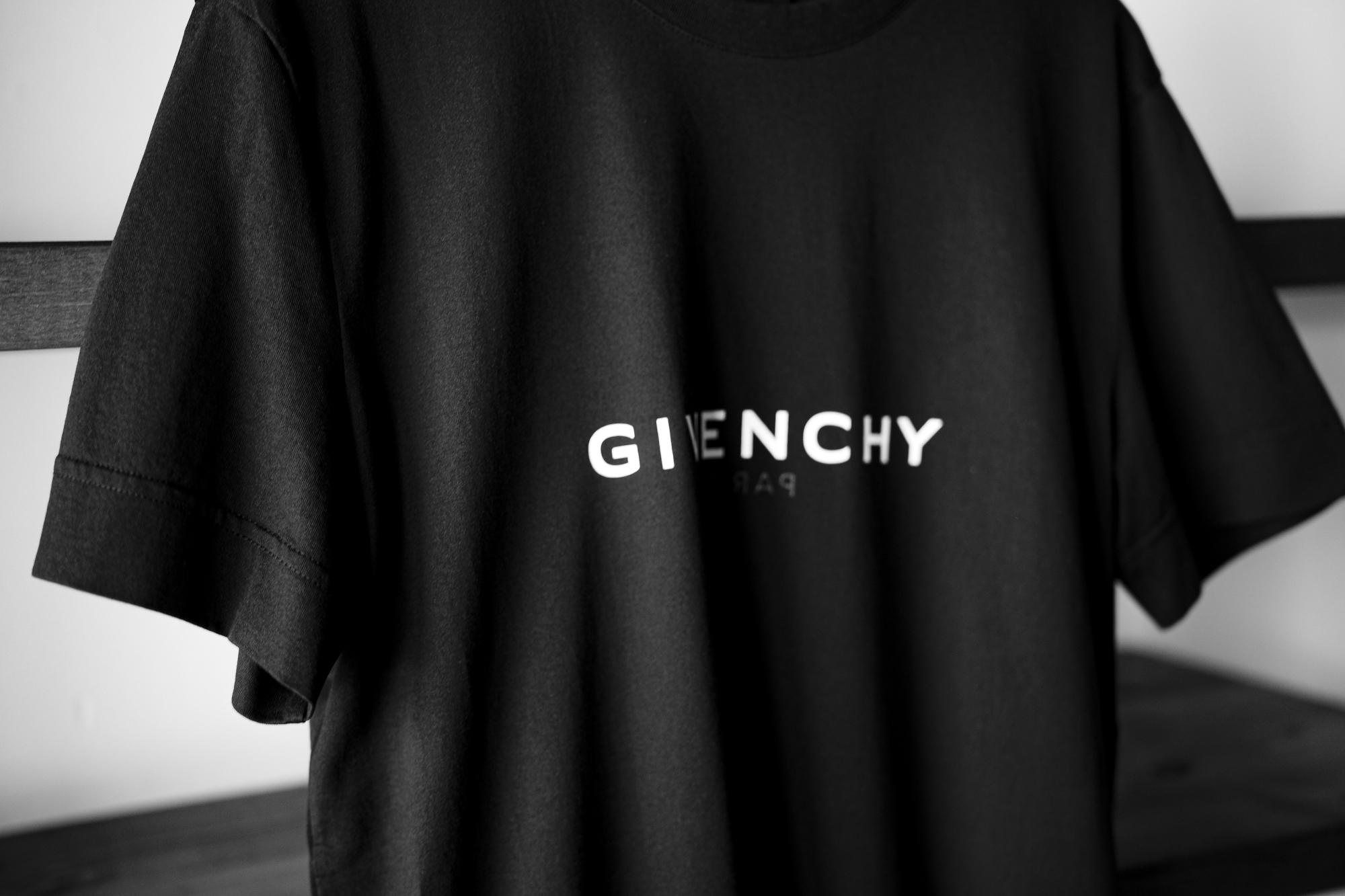 GIVENCHY（ジバンシー）GIVENCHY Reverse slim t-shirt in cotton (リバース スリム Tシャツ) ロゴプリント Tシャツ BLACK(ブラック)  愛知 名古屋 Alto e Diritto altoediritto アルトエデリット