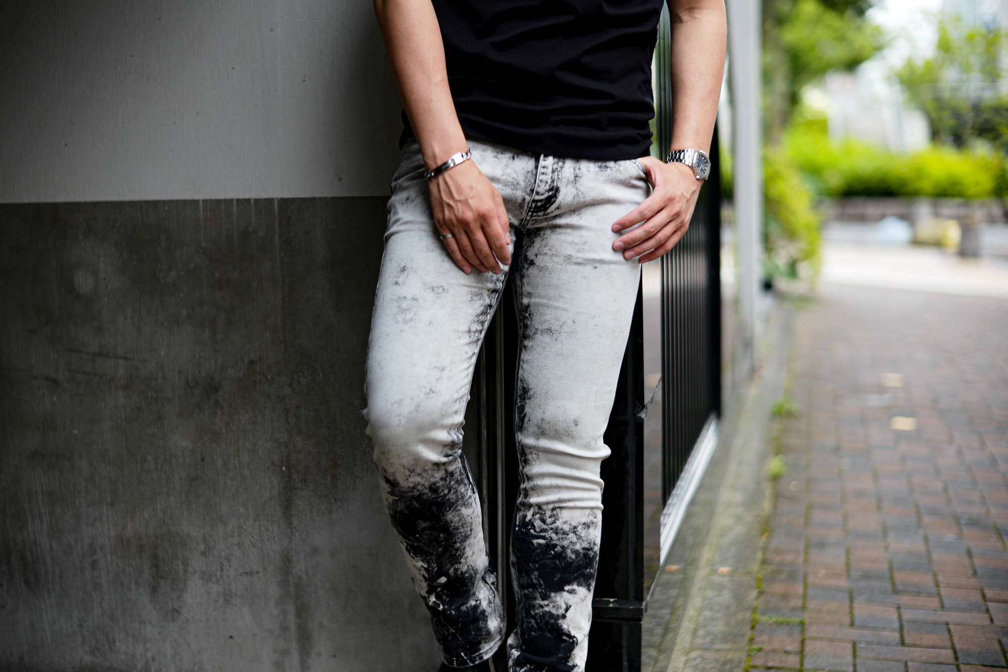 PT TORINO DENIM (ピーティートリノデニム) ROCK (ロック) SKINNY FIT (スキニーフィット) COMFORT BLACK DENIM 11 Oz ストレッチ ブリーチ デニムパンツ BLACK GRADATION (ブラックグラデーション・MN05) 2024春夏新作 【入荷しました】【フリー分発売開始】愛知 名古屋 Alto e Diritto altoediritto アルトエデリット