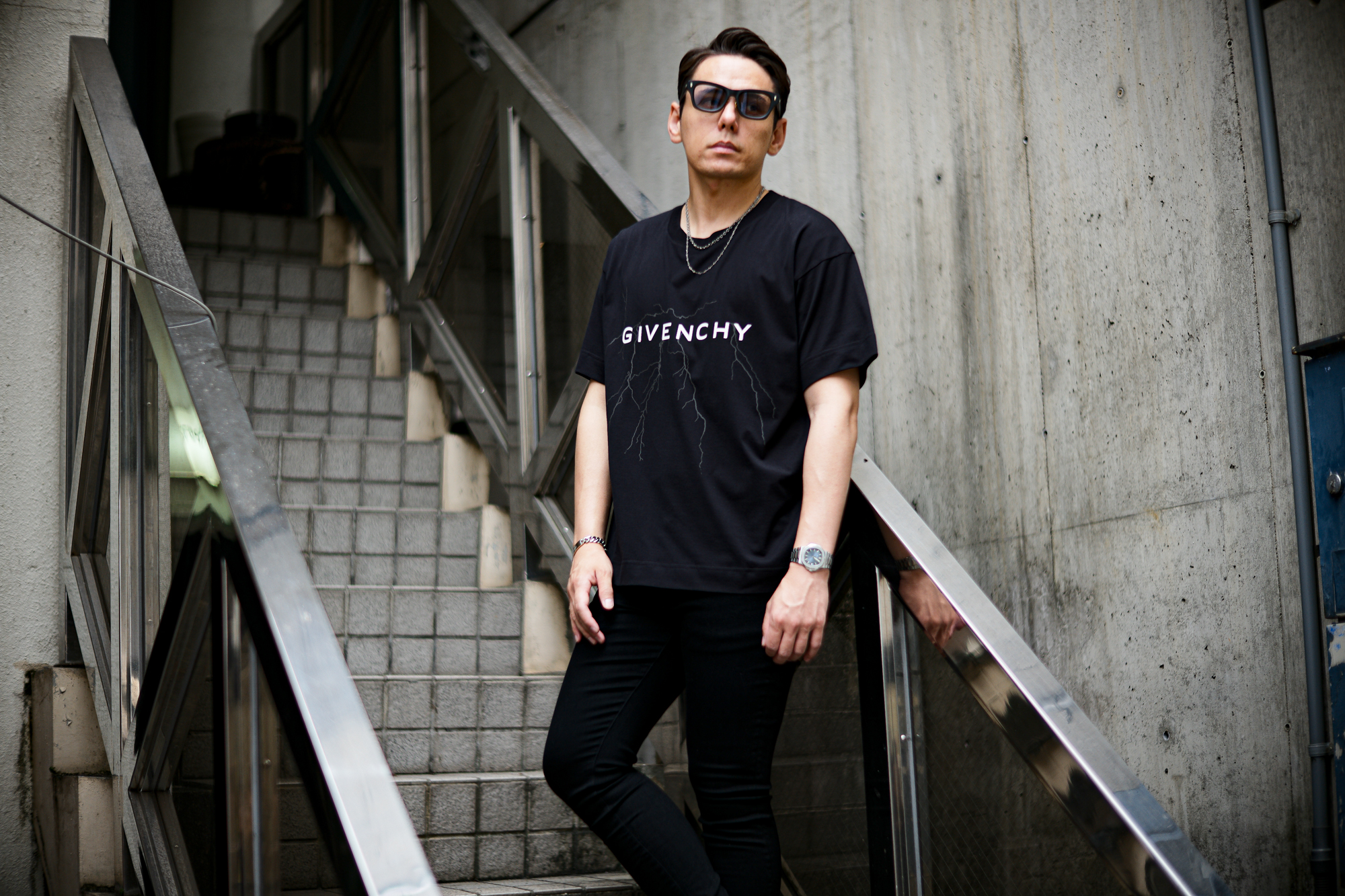 GIVENCHY（ジバンシー）Boxy fit t-shirt in cotton with reflective artwork (リフレクティブモチーフ ルーズフィット Tシャツ) ルーズフィット ロゴプリント Tシャツ BLACK(ブラック)  愛知　名古屋 Alto e Diritto altoediritto アルトエデリット