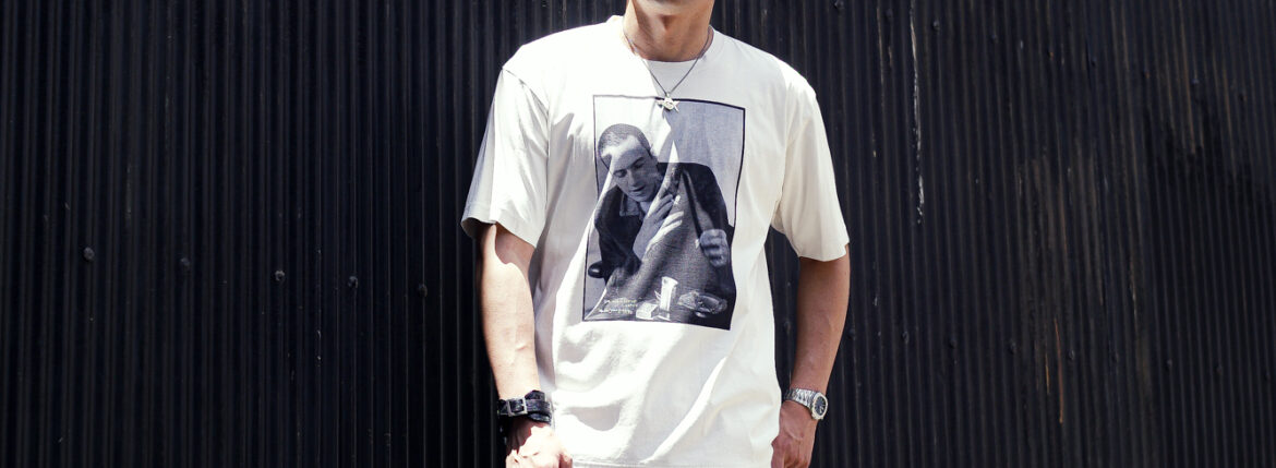 ISAMU KATAYAMA BACKLASH x FIXER x HERBIE YAMAGUCHI (イサムカタヤマバックラッシュ x フィクサー x ハービー山口) Joe with a roll up LONDON Photo Print T-shirt FIX-2117-01 フォトプリントTシャツ WHITE (ホワイト) MADE IN JAPAN (日本製) 2024 【WEB予約受付中】のイメージ