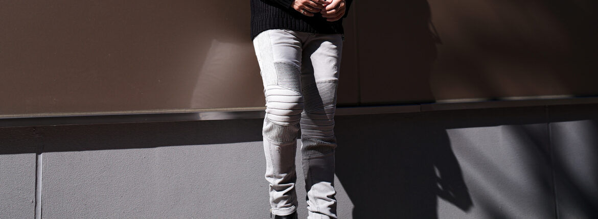 BALMAIN（バルマン）SLIM QUILTING BIKER JEANS (スリム ストレッチ キルティング バイカー ジーンズ) ストレッチ スリム キルティング バイカー デニムパンツ GRAY (グレー) made in italy (イタリア製) 2024のイメージ